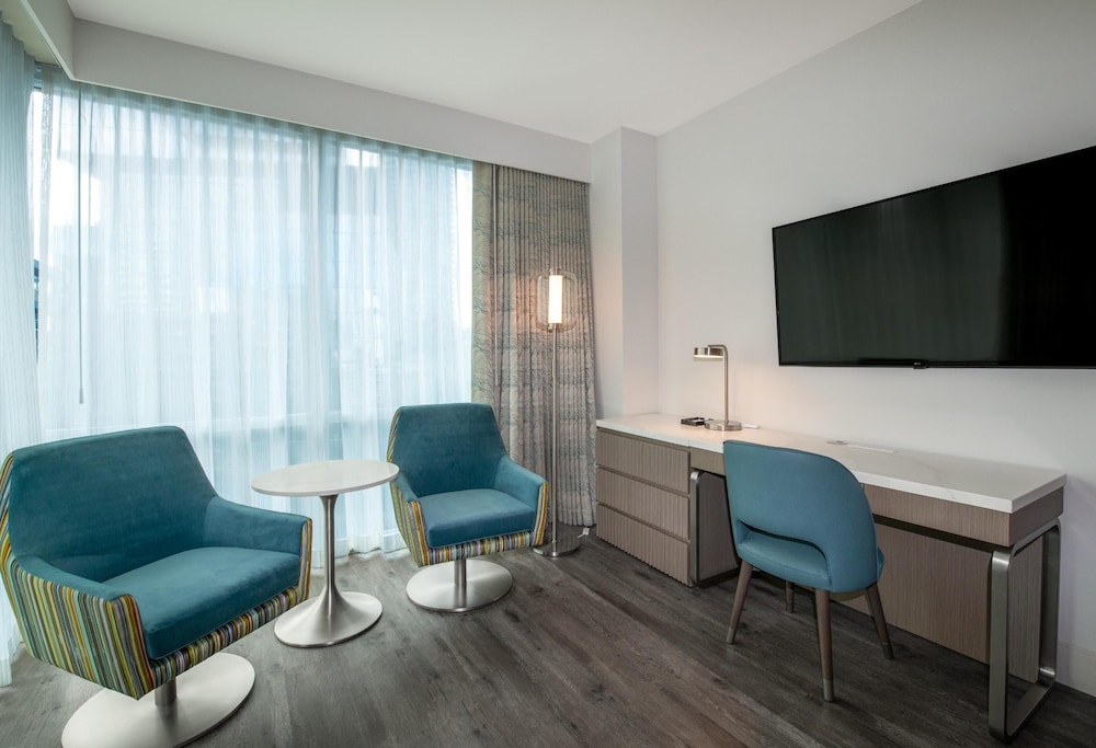 Coast Coal Harbour Hotel 40/64