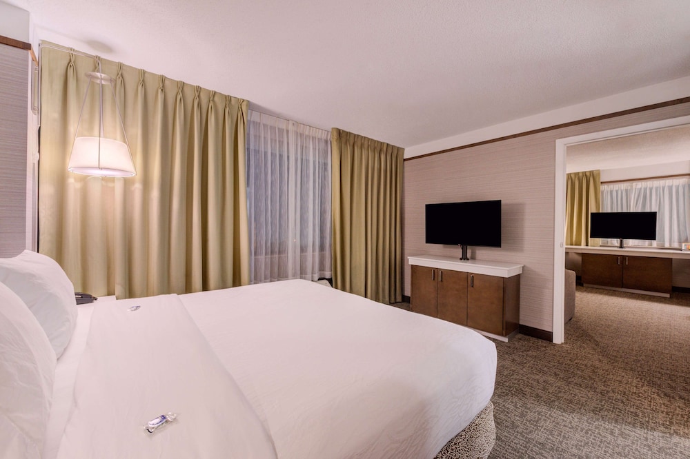 Hilton Garden Inn Detroit Southfield 21/84