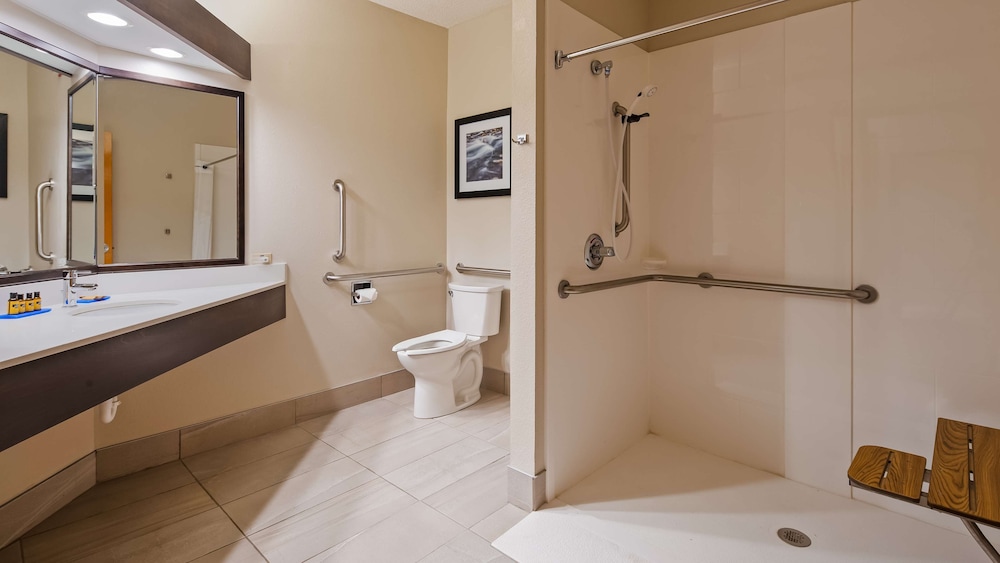 Best Western Plus Hudson I-94 26/28