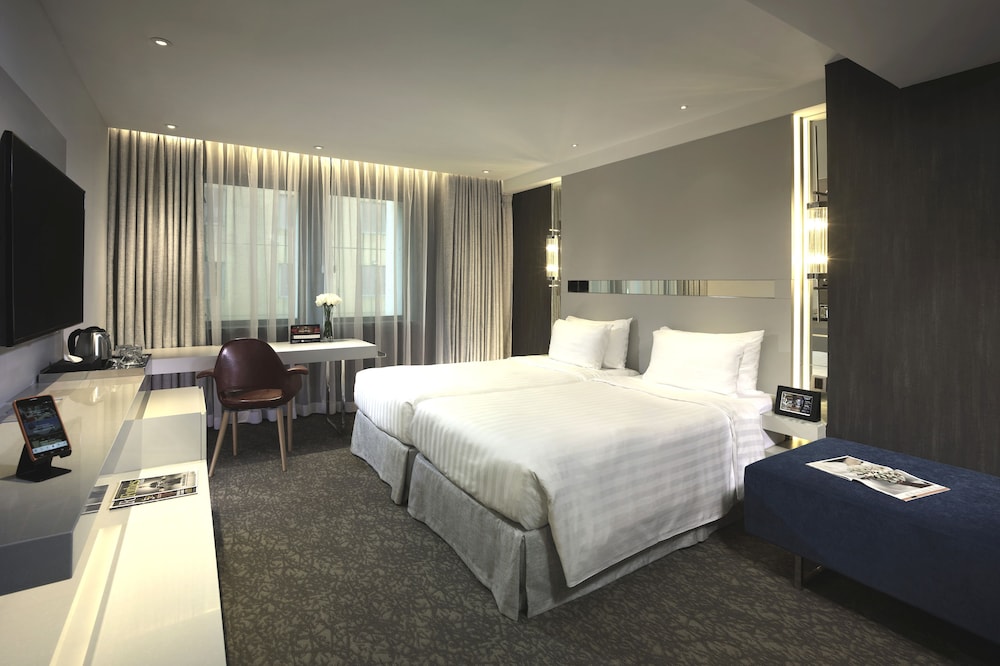 Nathan Hotel 12/72