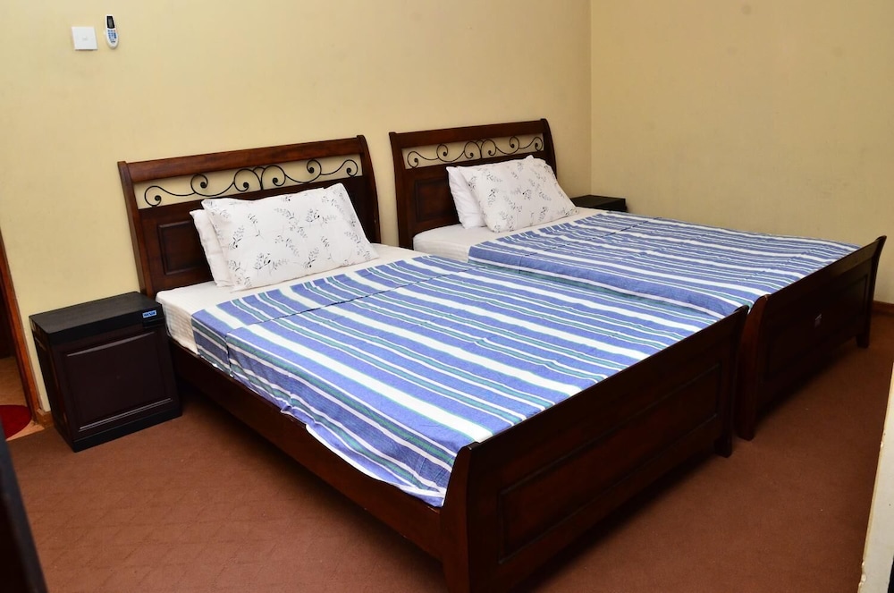 Deer Point Hotel Kandy 8/41