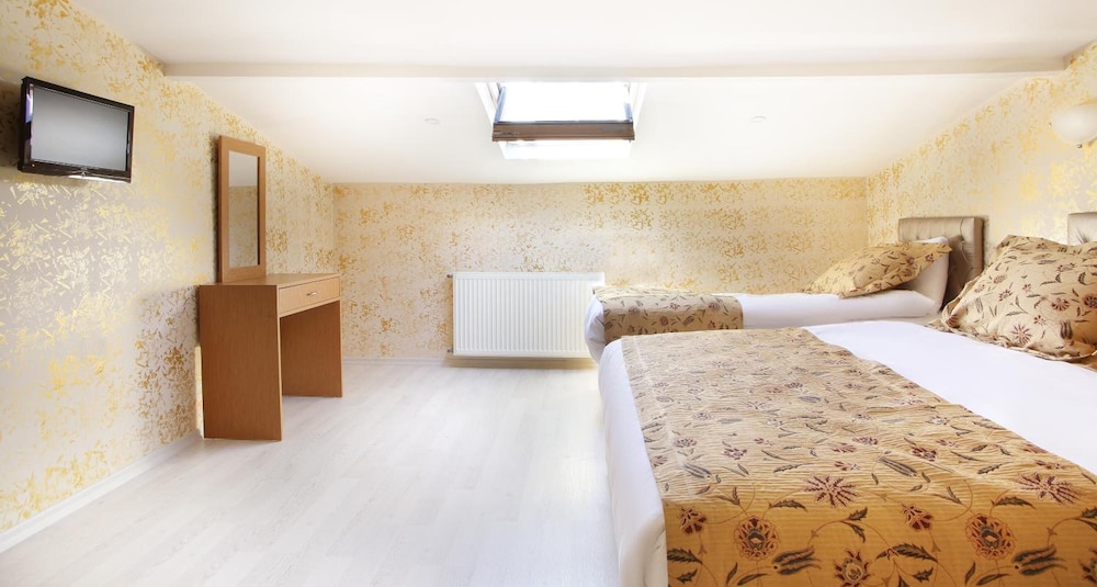 Theodian Hotel 23/74