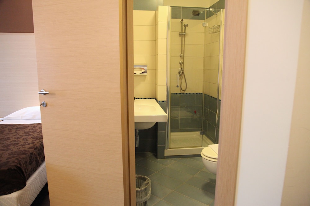 Hotel Sogni D Oro Airport Formerly Hotel Morgan 44/47