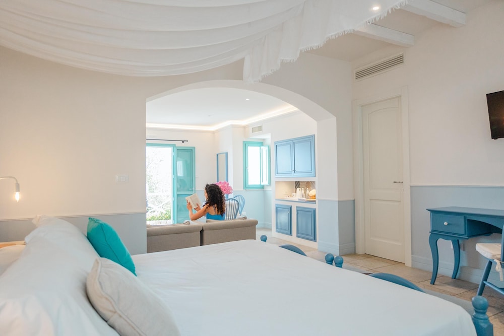Marenea Suite Hotel - CDSHotels 9/50