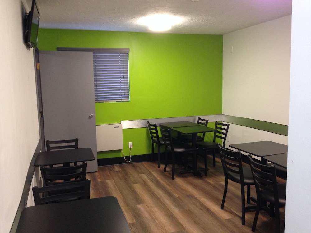 Coastal Inn Dieppe 44/54