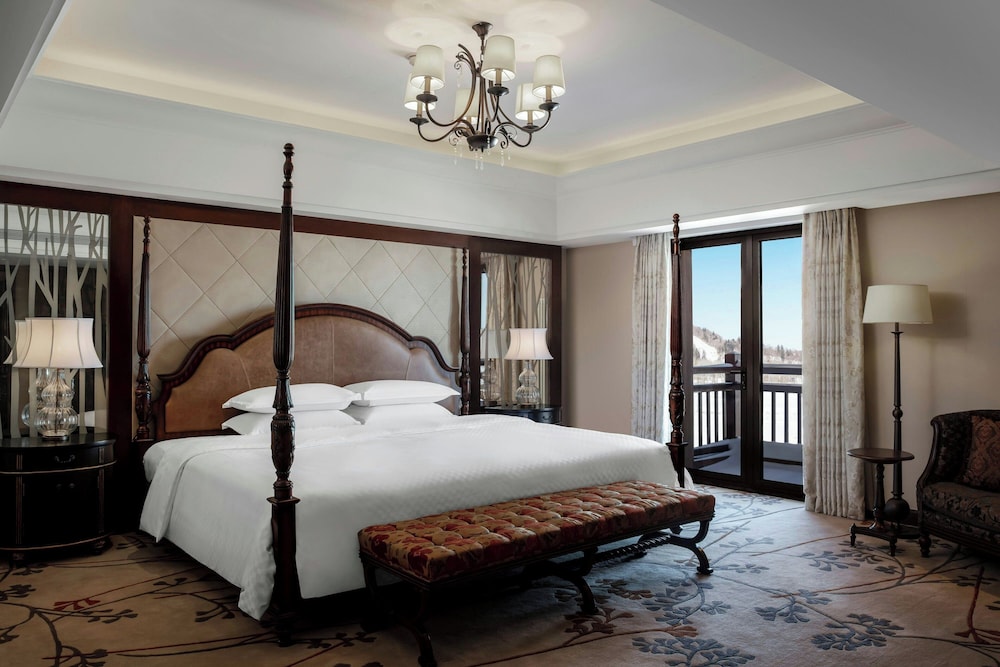 1 Bedroom, Presidential, Suite, King Bed, Executive Level