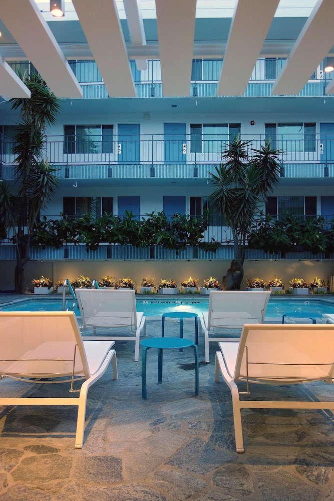 Beverly Laurel Hotel 41/69