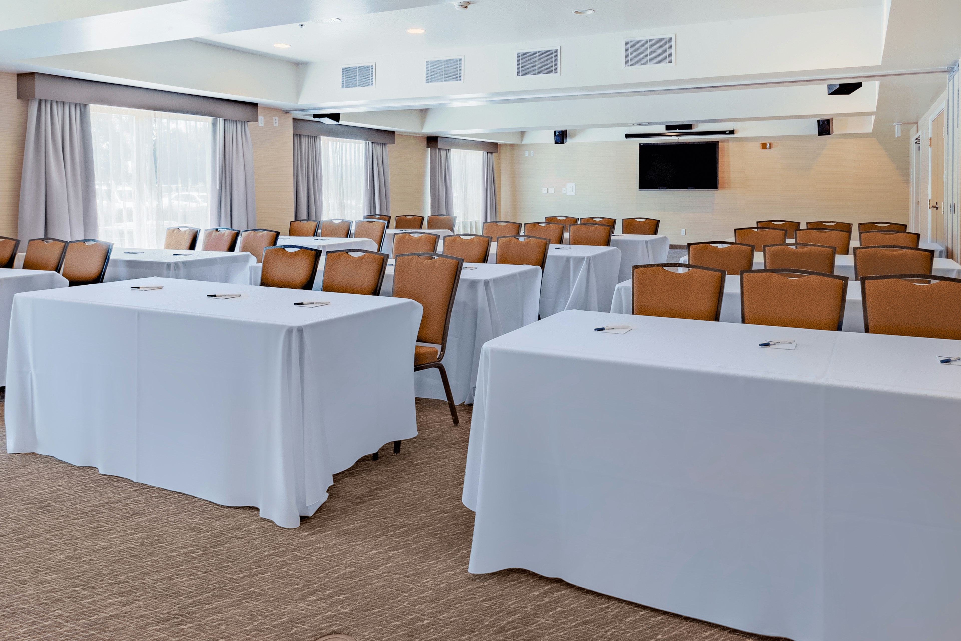 Holiday Inn Express Hotel Suites San Jose Morgan Hill 58/62