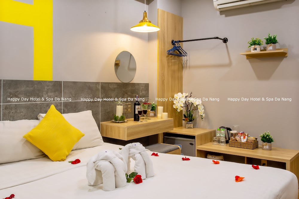 Happy Day Hotel 38/69