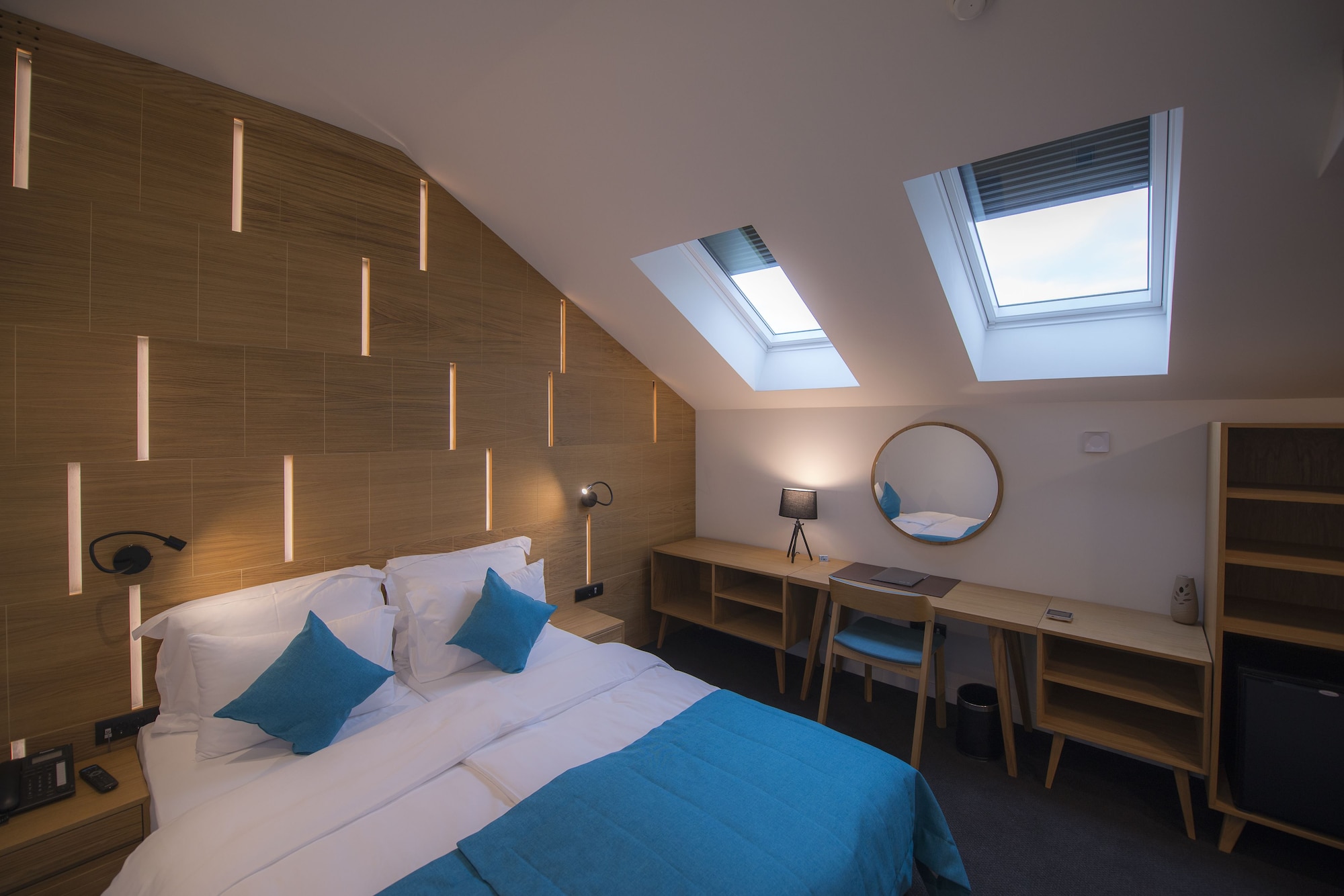 STANDARD, DOUBLE OR TWIN BED