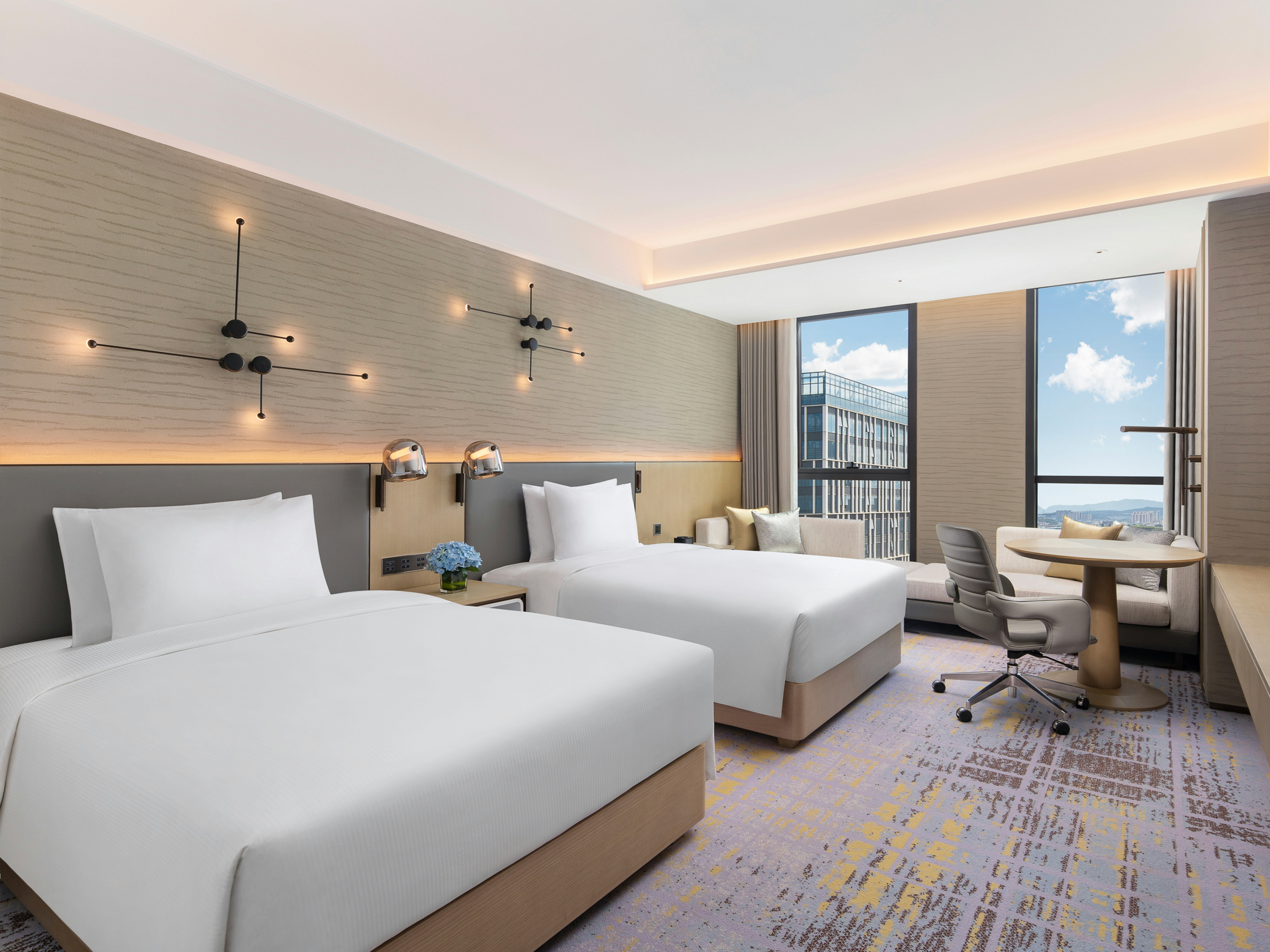 GUEST ROOM, TWIN BEDS, HIGH FLOOR