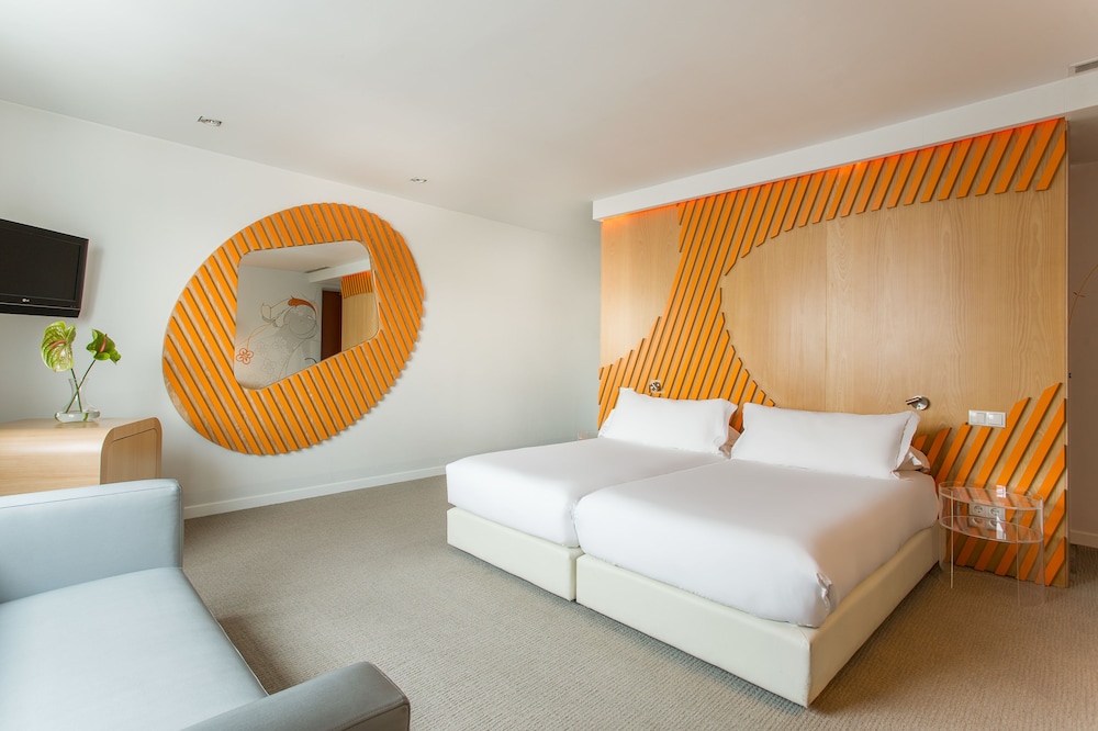 ROOM, TRIPLE
