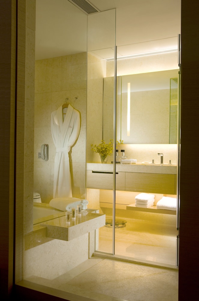 Crowne Plaza Hong Kong Causeway Bay Hotel 19/80