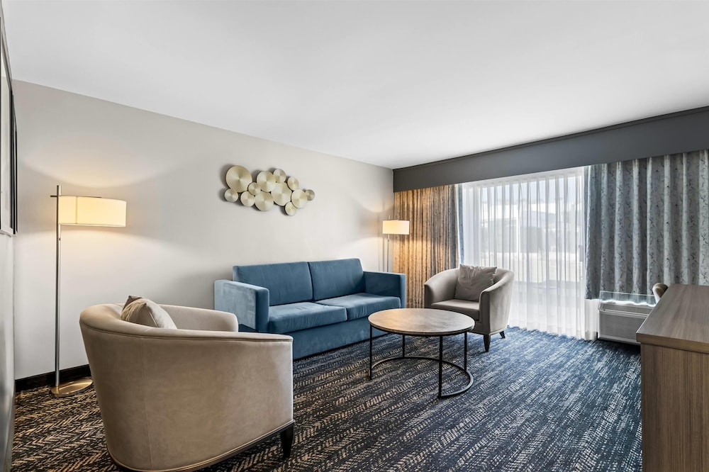 Hourglass Hotel, Trademark Collection by Wyndham 36/60