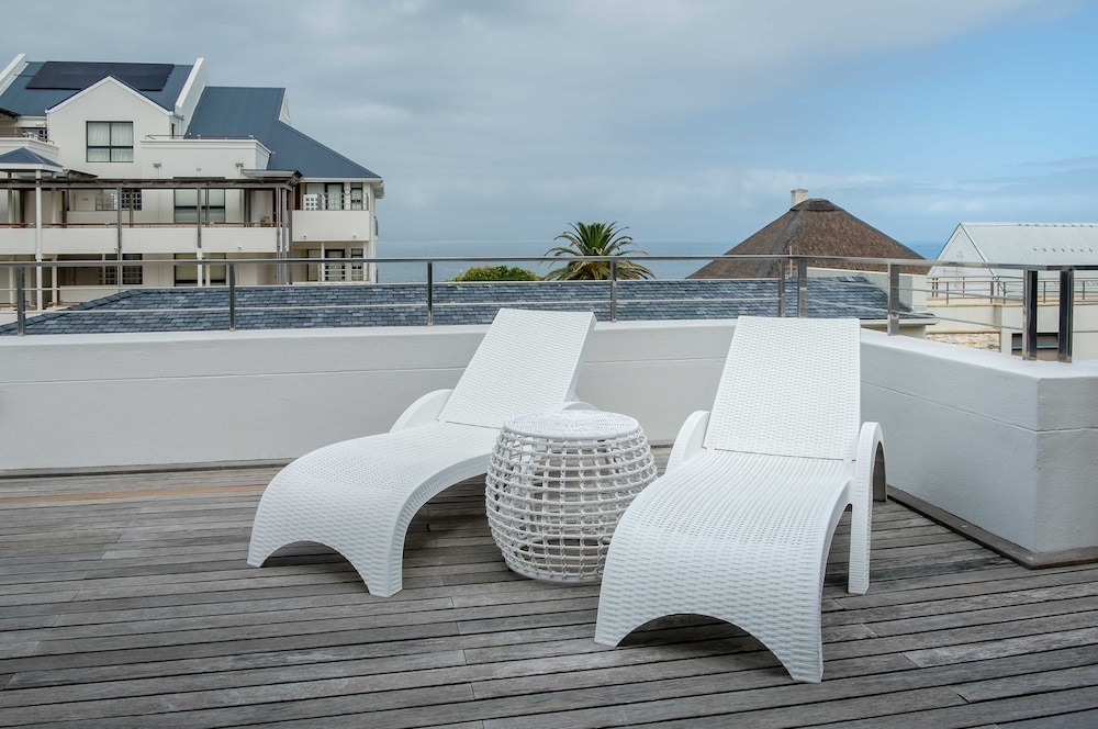 Le Paradis Penthouse Apartment 4/37