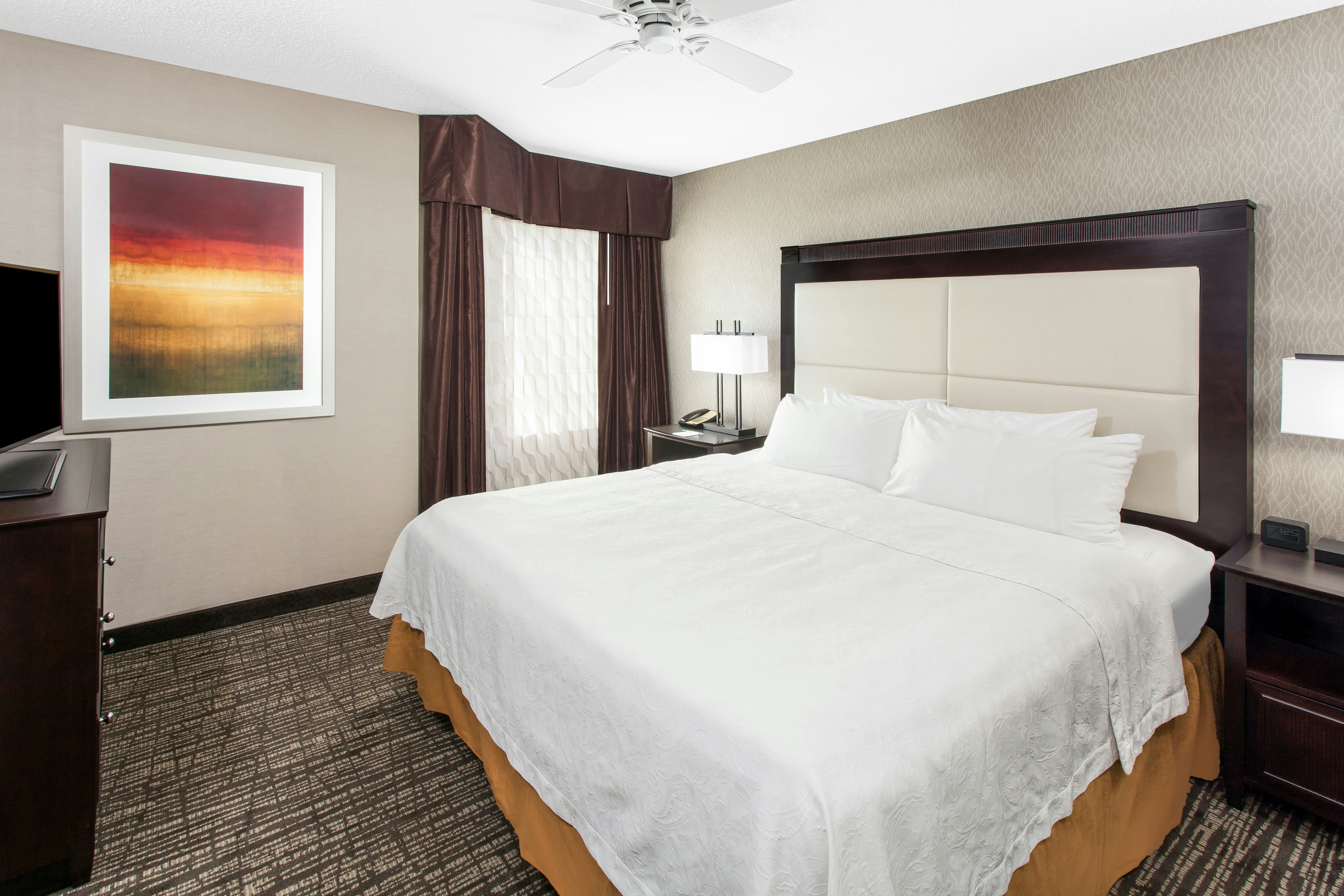 1 BEDROOM, SUITE, KING BED