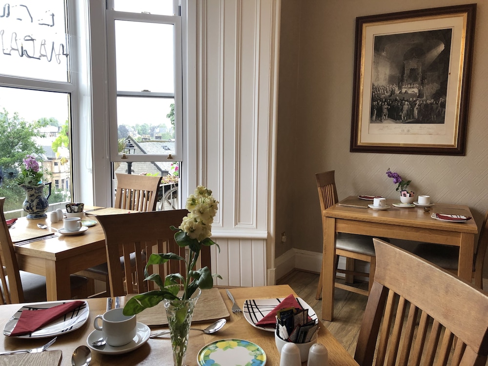 Castle Walk Bed & Breakfast 36/47