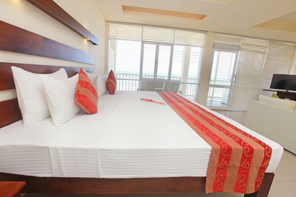 Beacon Beach Hotel 9/56