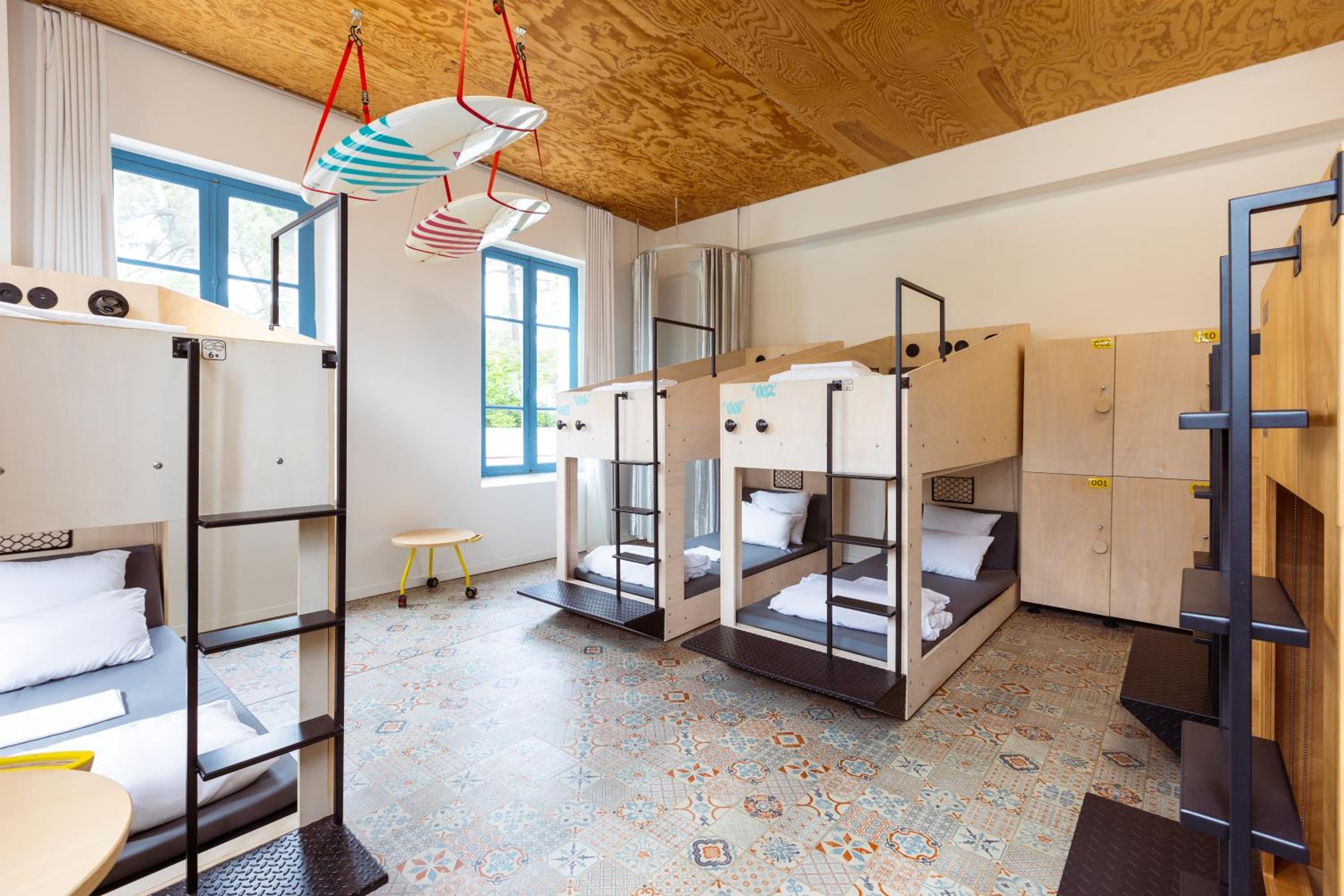 Mixed Dorm, Shared, Double Bed