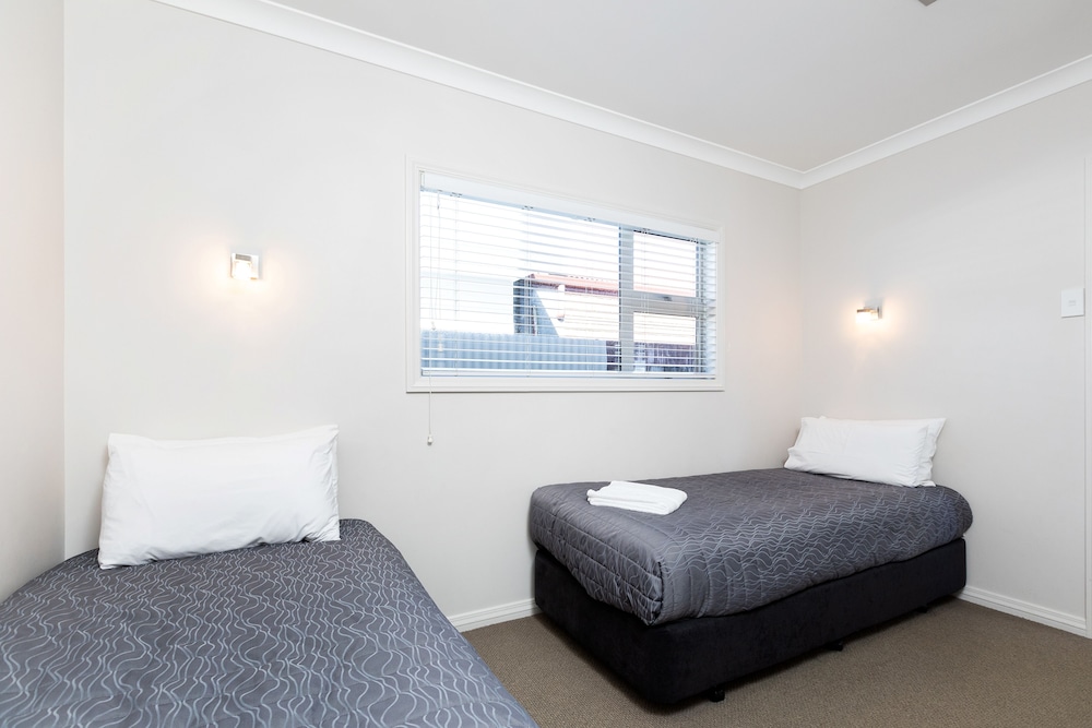 2 BEDROOMS, APARTMENT