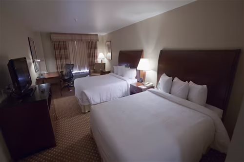 Room, 2 Queen Beds, Bathtub