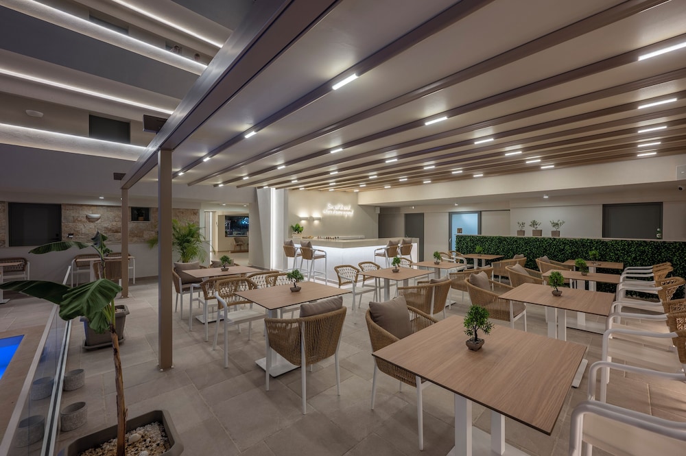 Sandy Seaside Suites 59/66