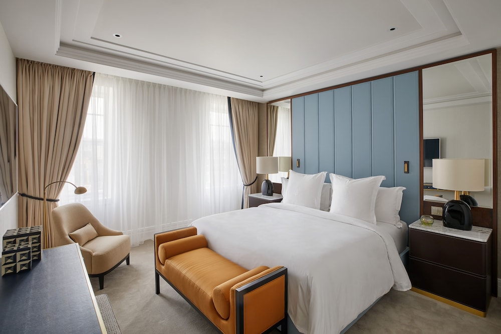 Four Seasons Hotel London at Tower Bridge 7/37