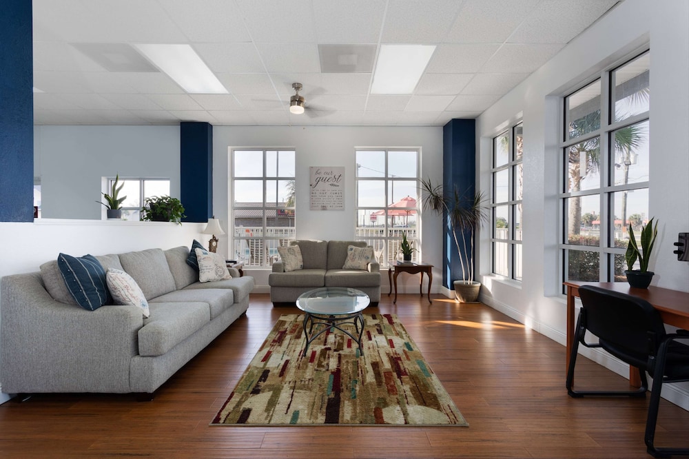 Baymont by Wyndham Marianna 34/60
