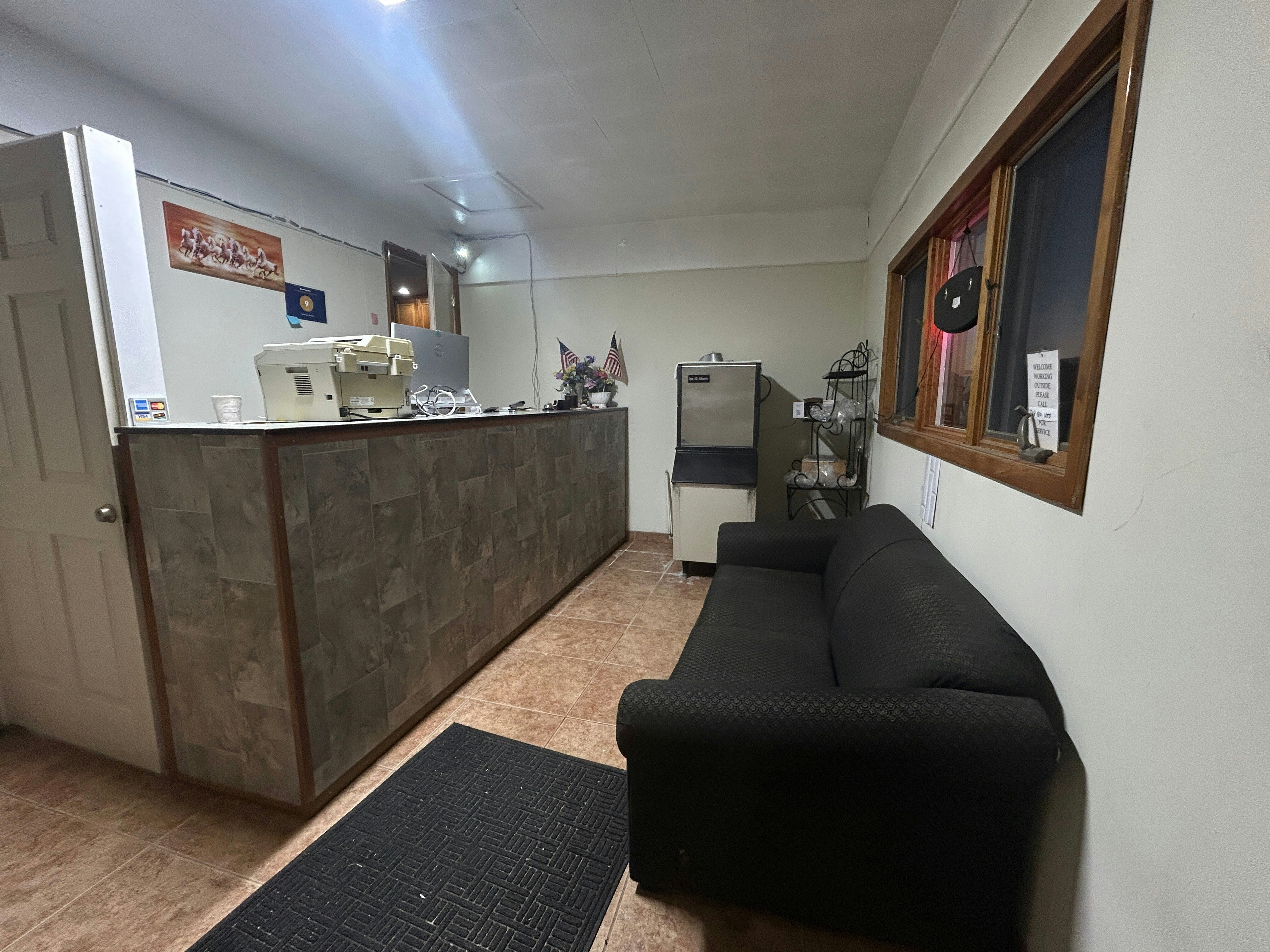 Gateaway Motel Broken Bow NE 7/33