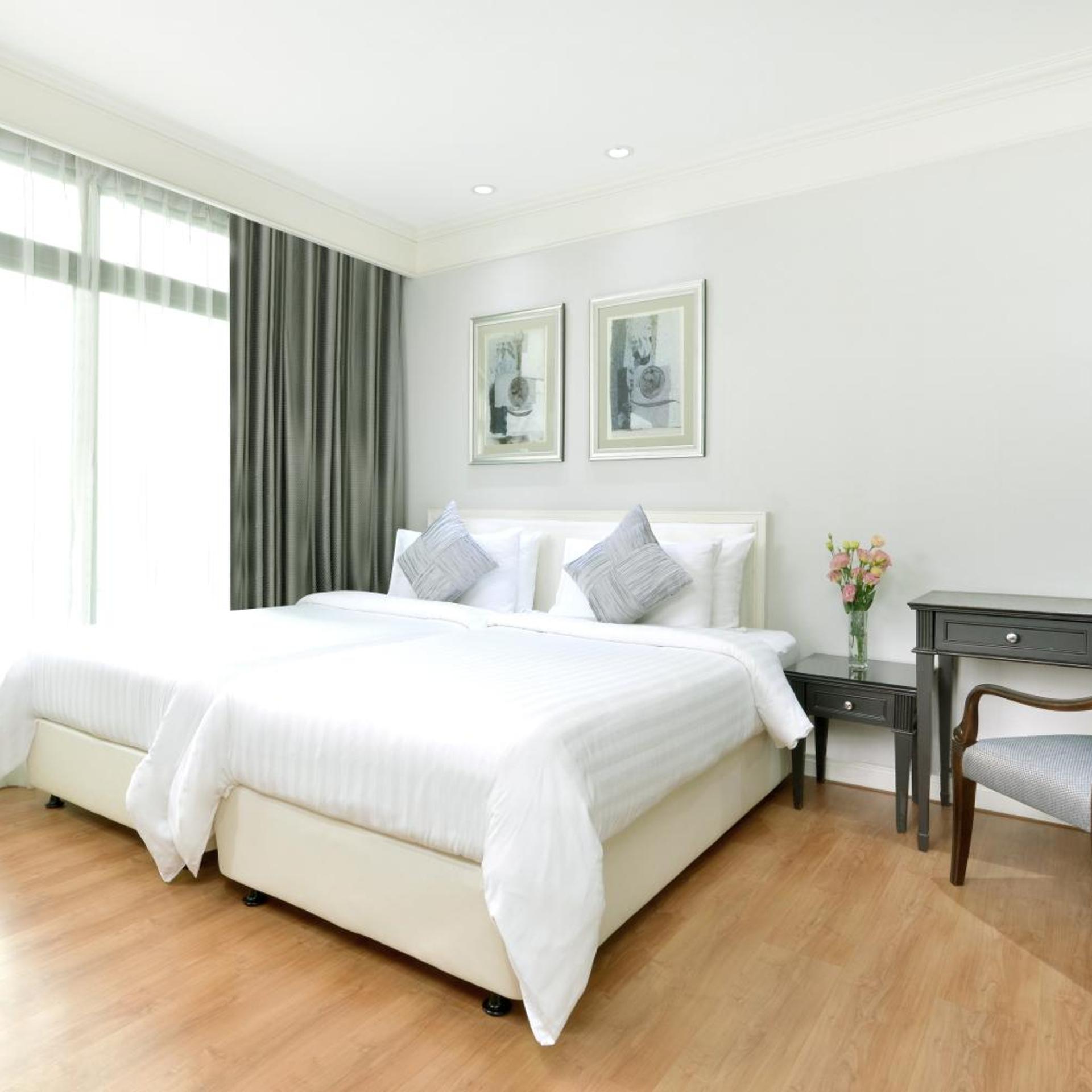 Grand, Deluxe, Single Bed