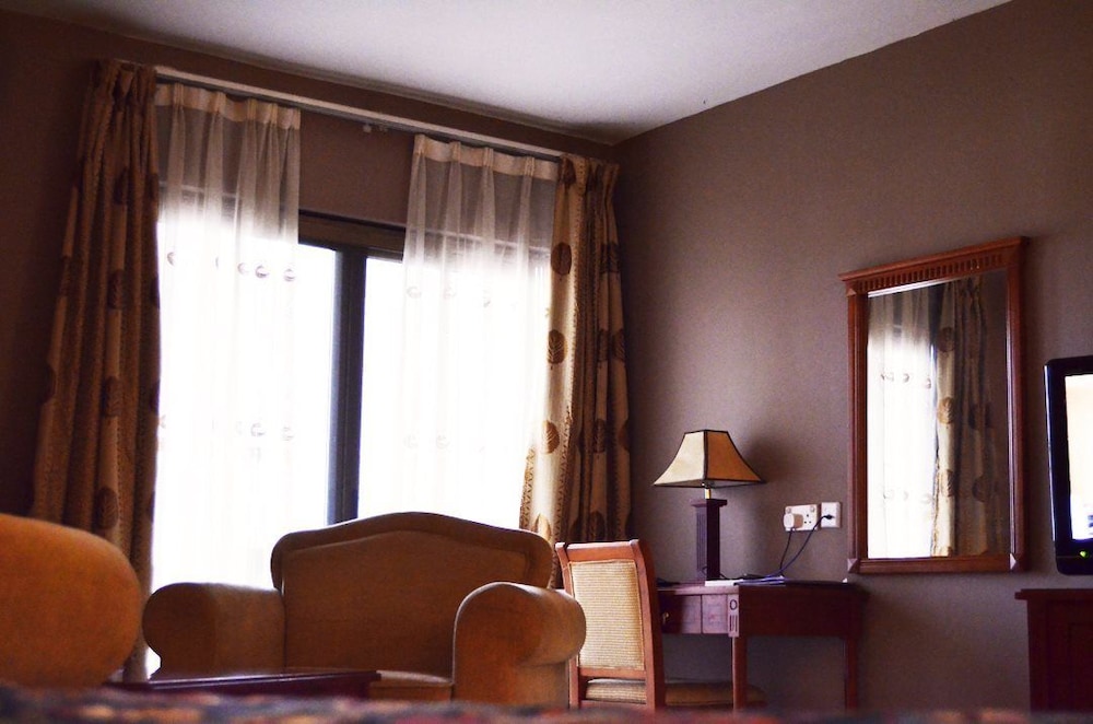 Mensvic Grand Hotel 35/53