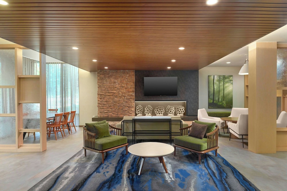 Fairfield Inn & Suites By Marriott Alpharetta Avalon Area 16/27