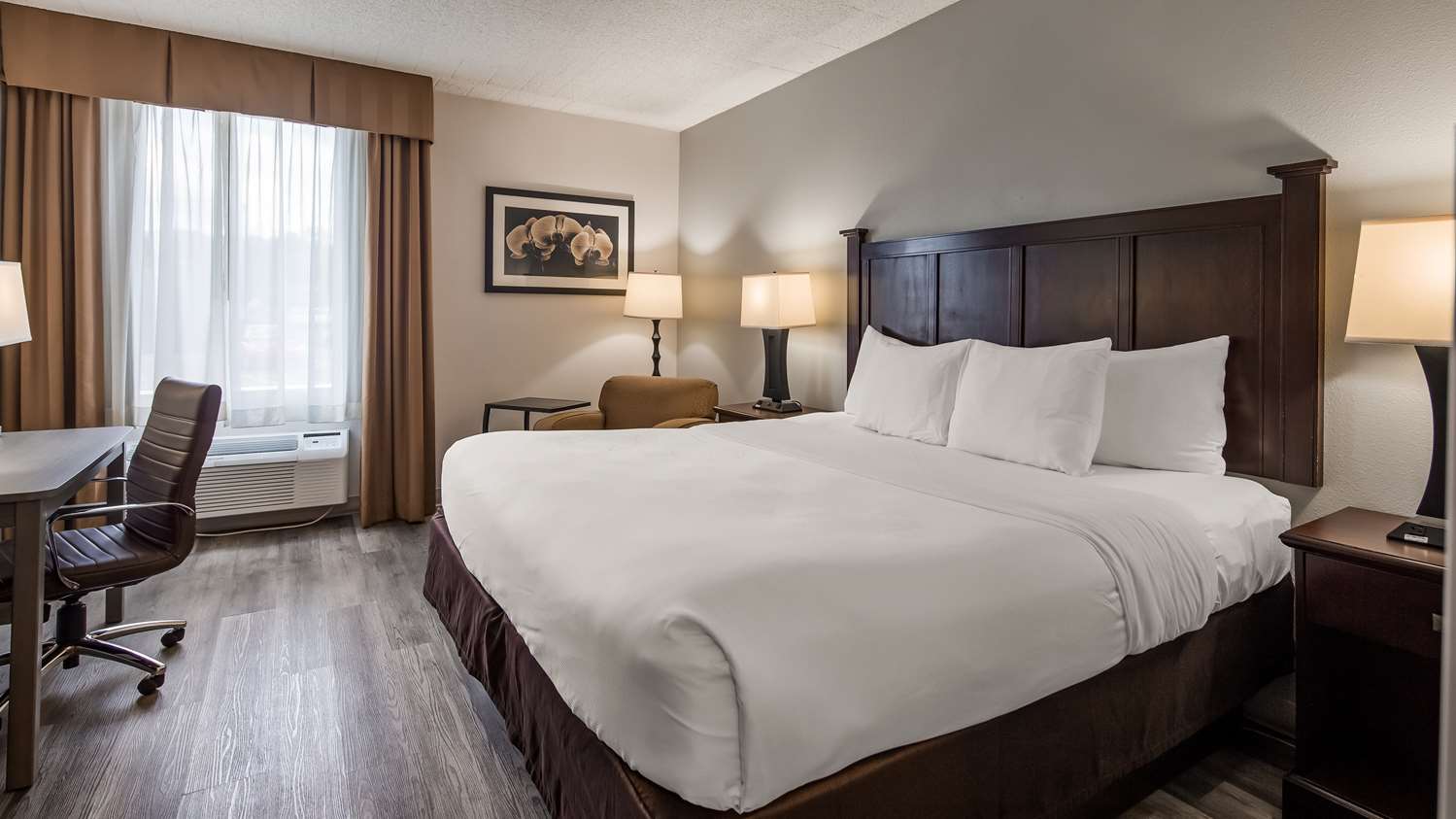 Best Western Paramus Hotel & Suites 12/35
