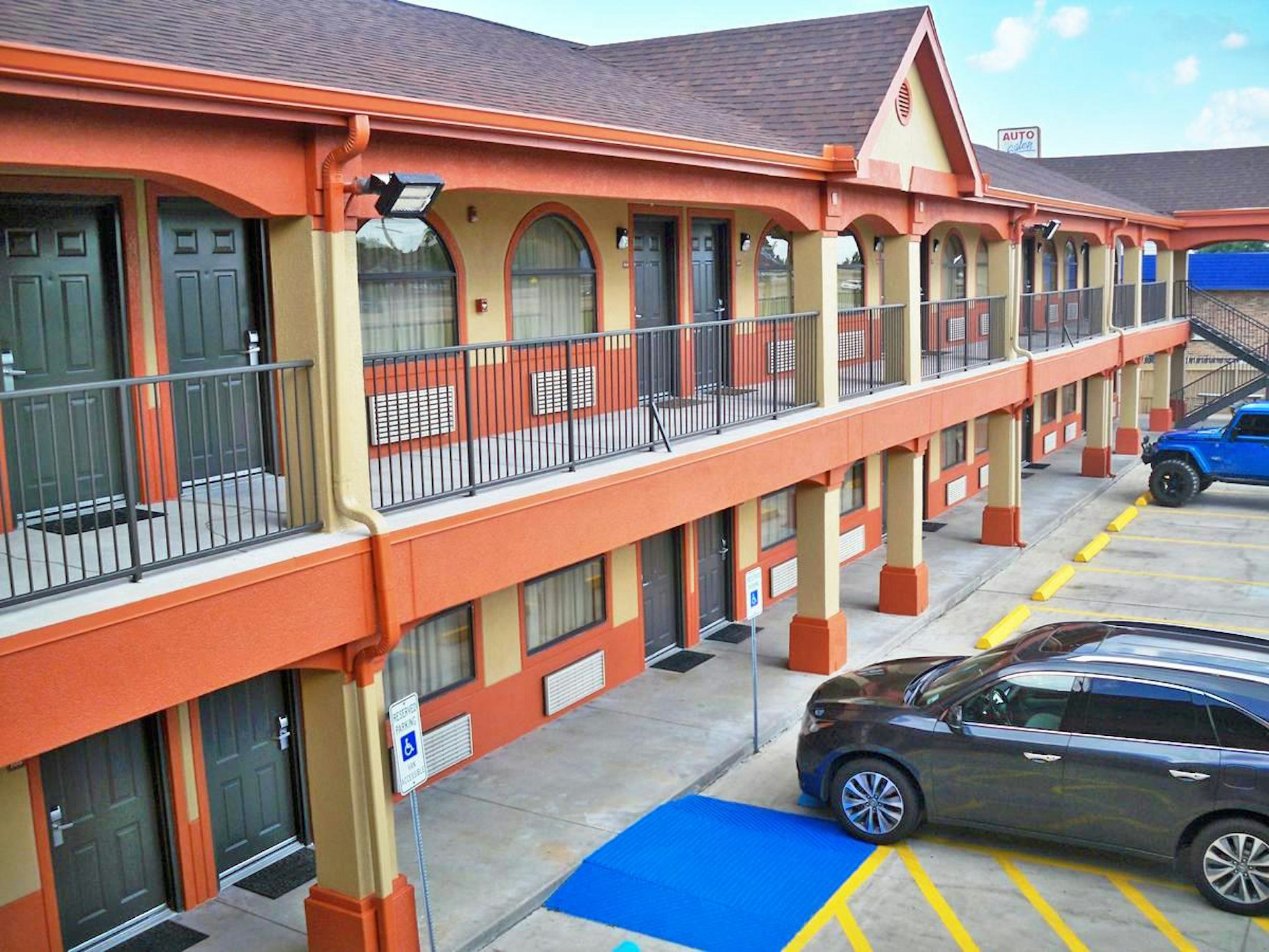 Scottish Inns And Suites 4/22