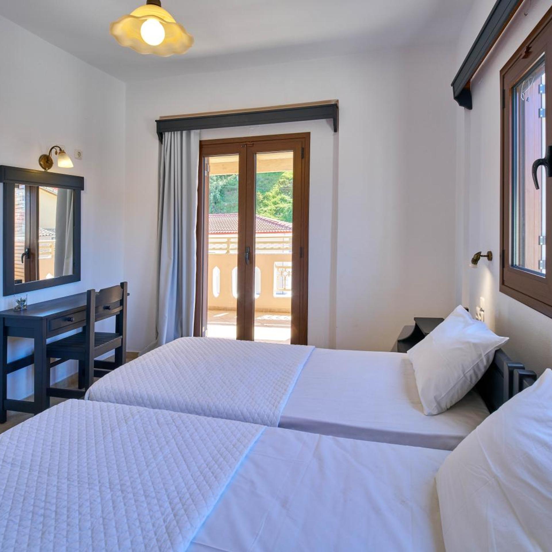 SIFAKIS HOUSE 18/65