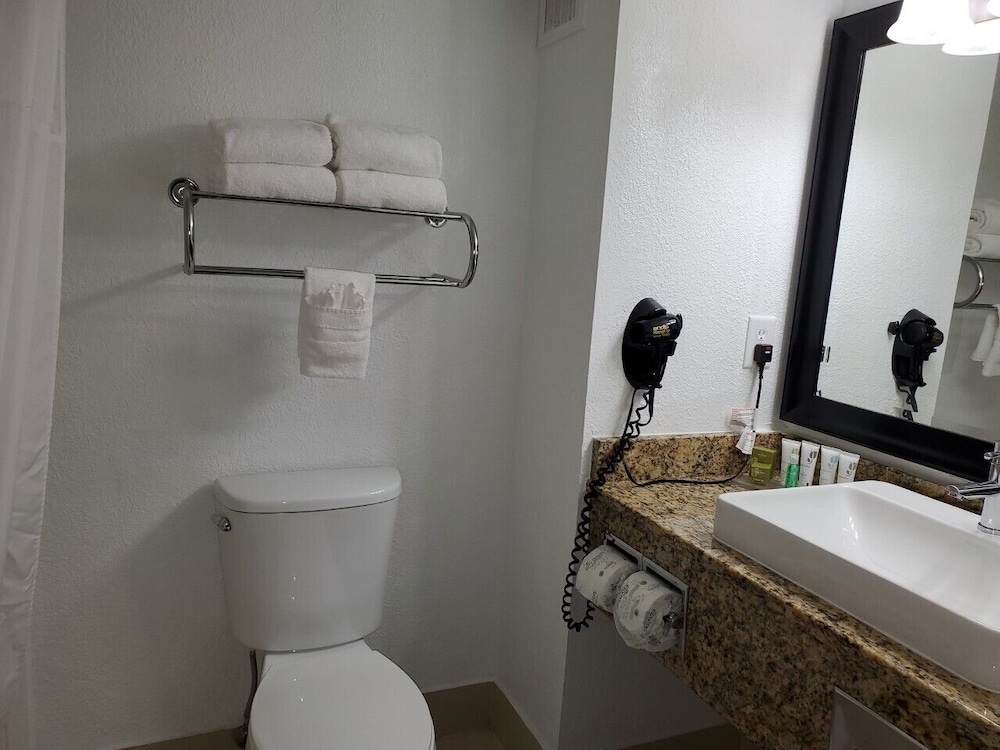 Country Inn & Suites by Radisson, Buford at Mall of Georgia, GA 16/51