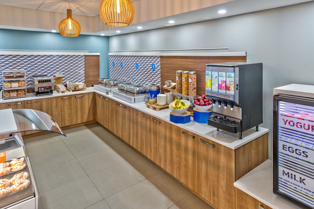 Holiday Inn Express Suites Trois Rivieres Ouest 52/72