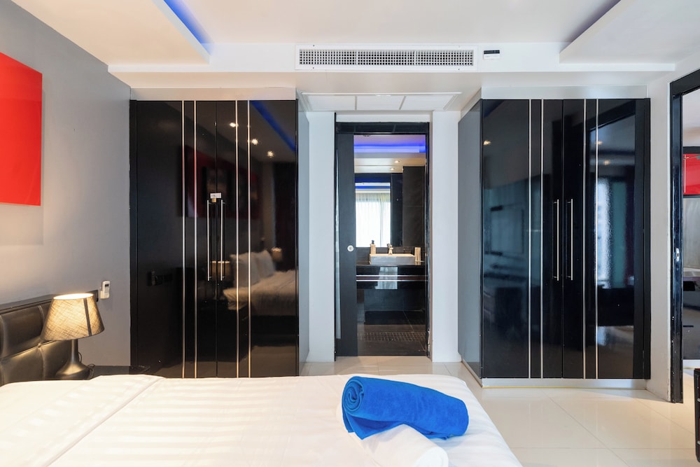 Absolute Bangla Suites 14/50