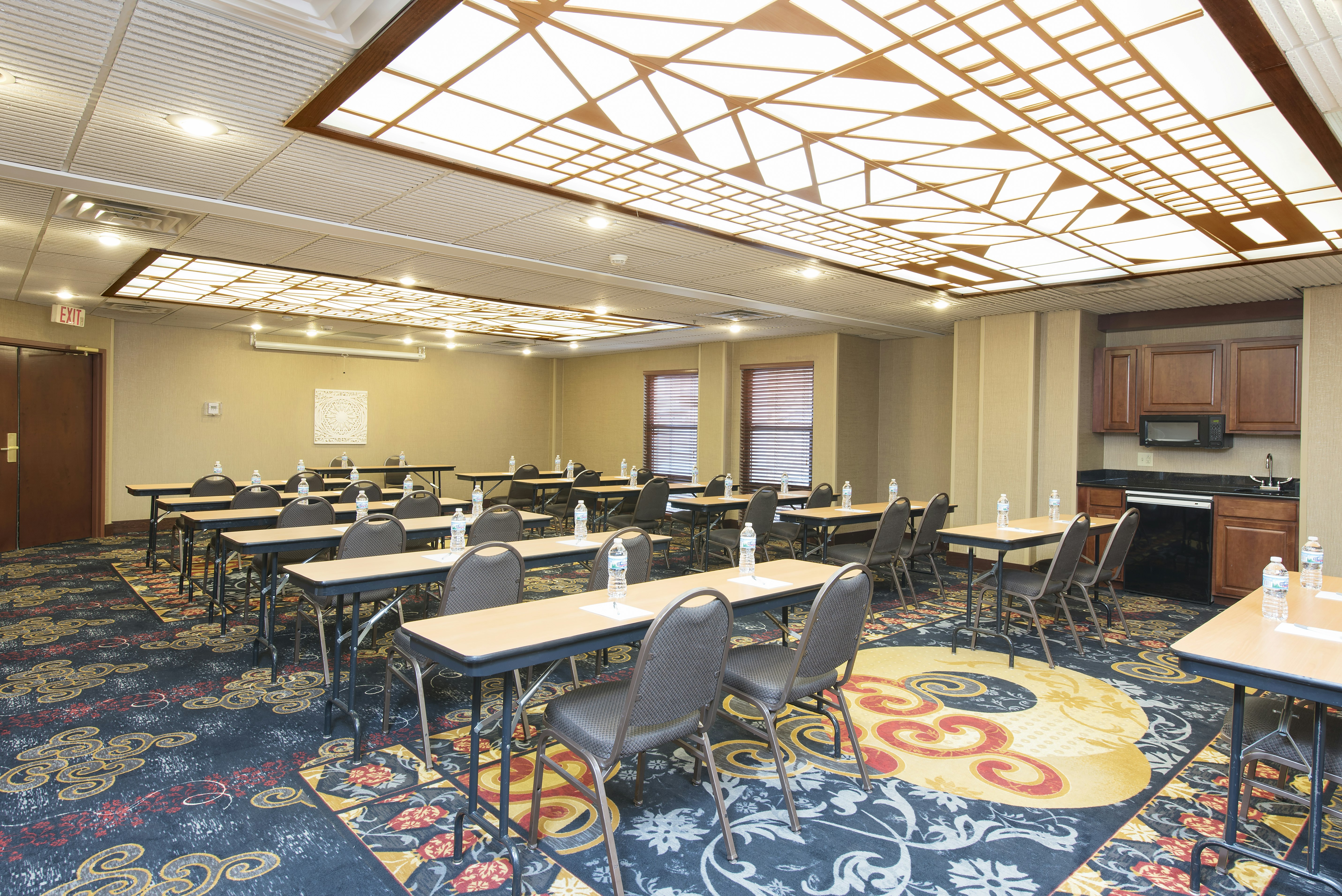 Hampton Inn Seymour 19/22