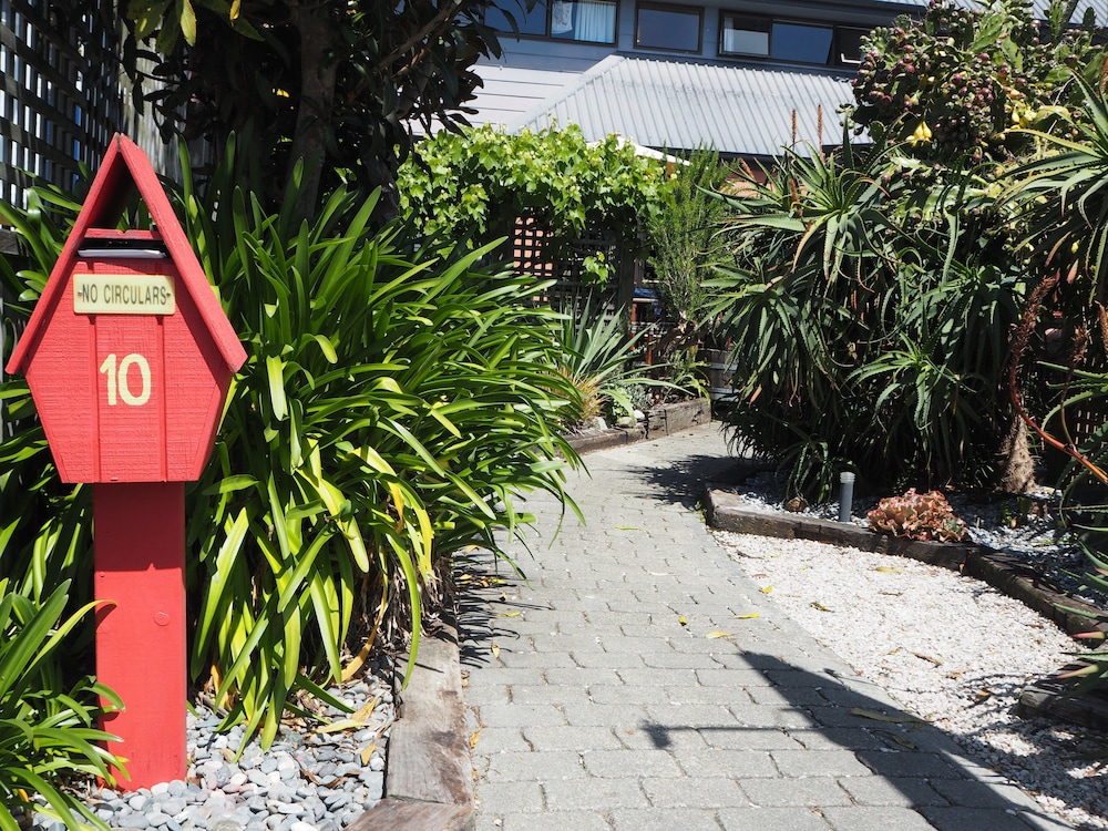 Tasman Bay Backpackers 46/50
