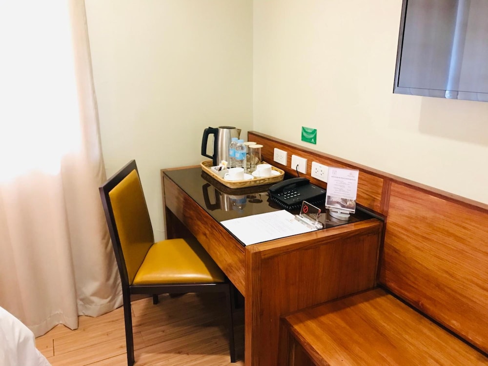 Coron Soleil Express Hotel 56/65
