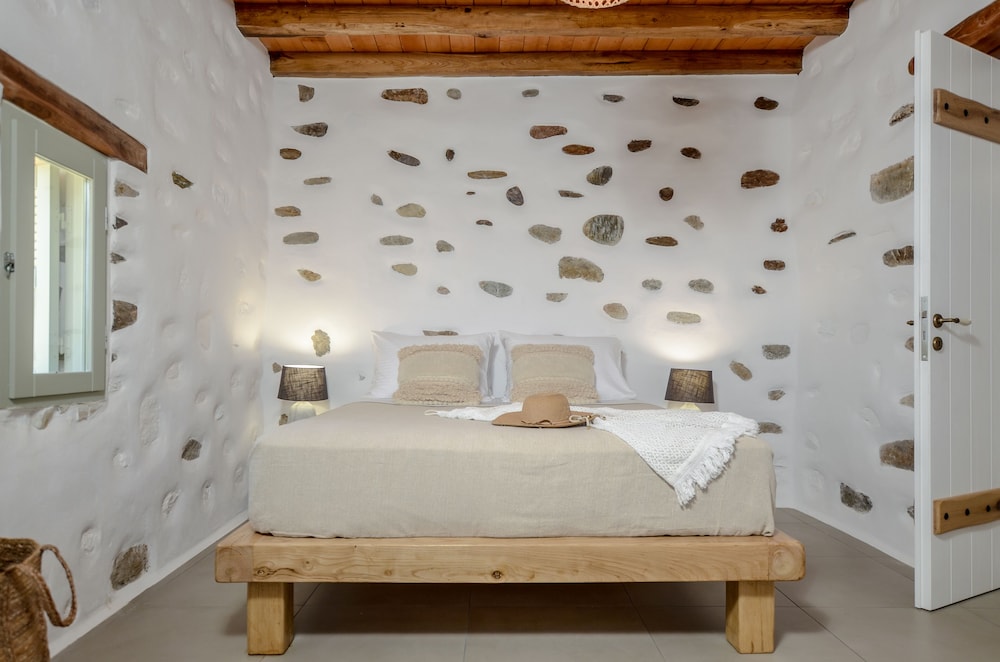 Naxos Finest Hotel Villas 18/50