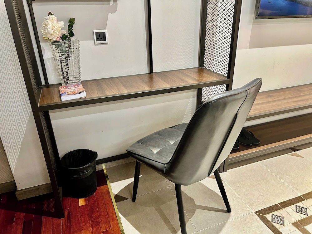 Tago Boutique 53/71
