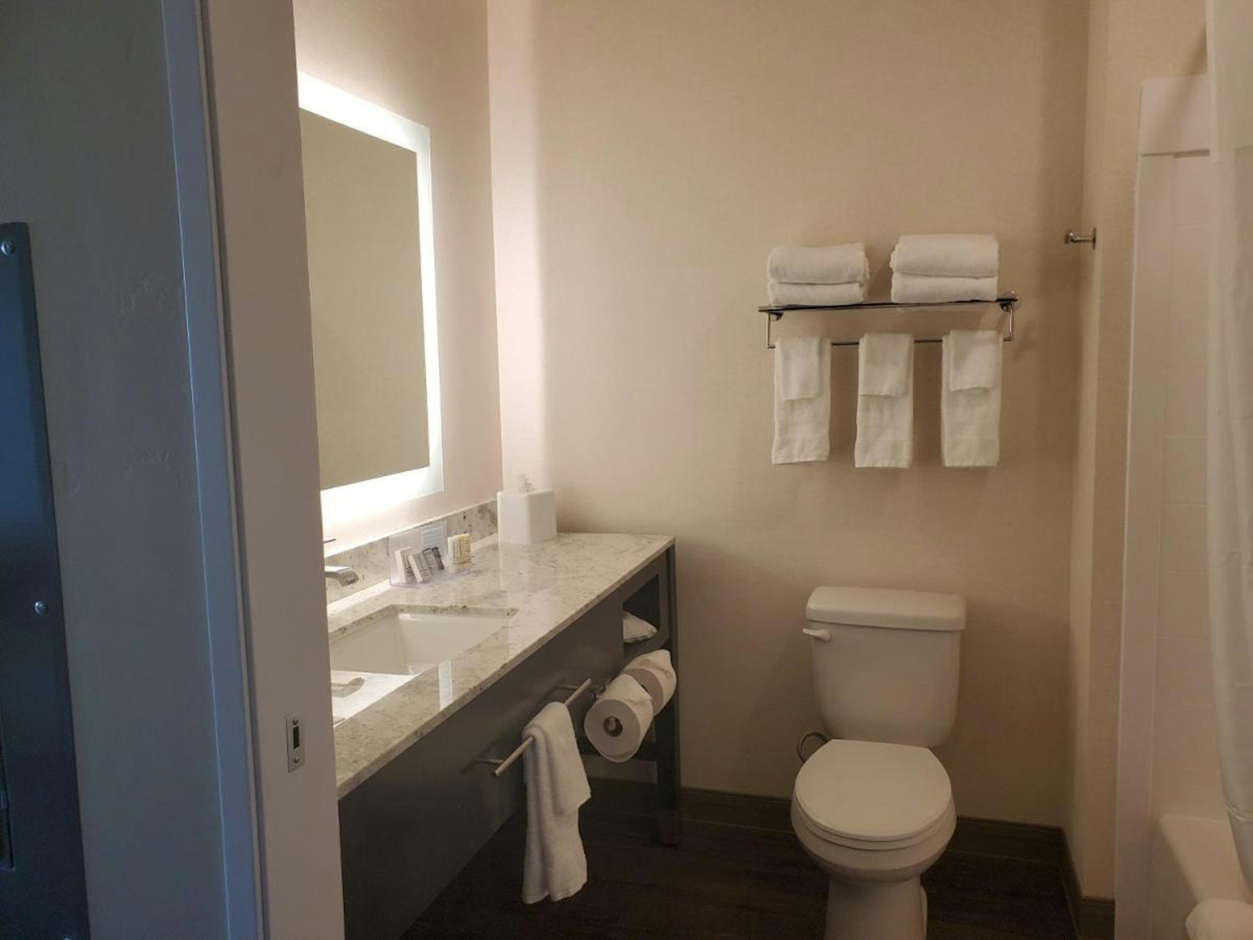 Simple Suites Boise Airport 35/36