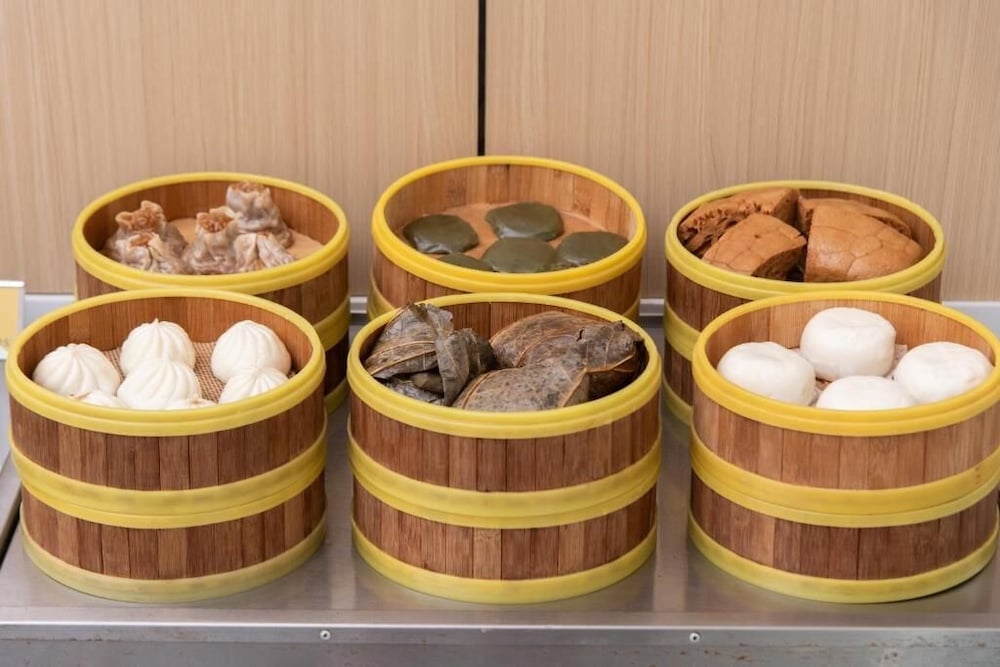 Trendy Romantic Hotel International Guangzhou Baoneng Performing Arts Center Science City 26/50