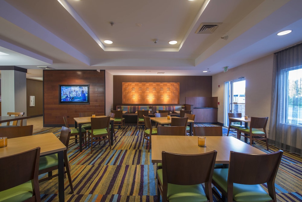 Fairfield Inn And Suites By Marriott Greenwood 37/47