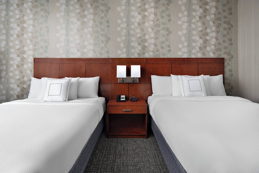 studio, multiple beds