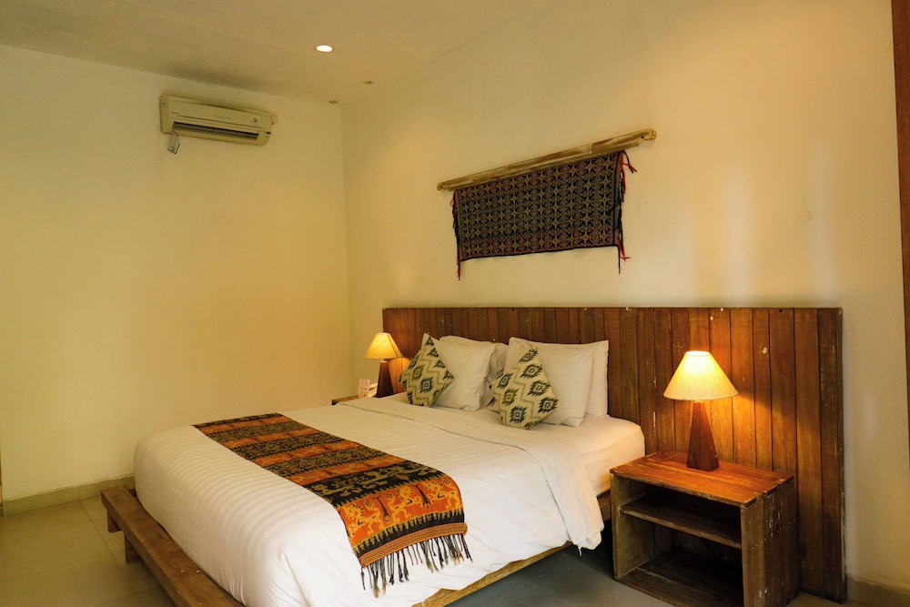DELUXE, DOUBLE BED