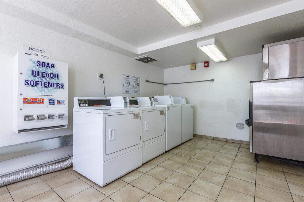 Motel6 Tempe, AZ – Phoenix Airport – Priest Dr 13/43