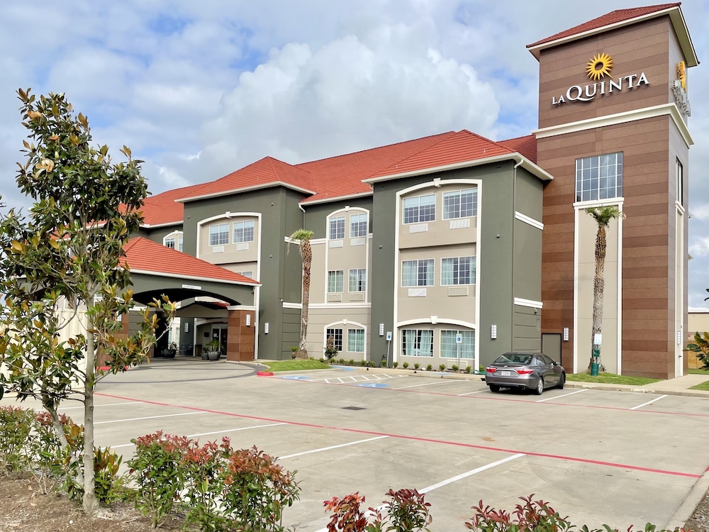 La Quinta Inn And Suites By Wyndham Port Arthur 42/50